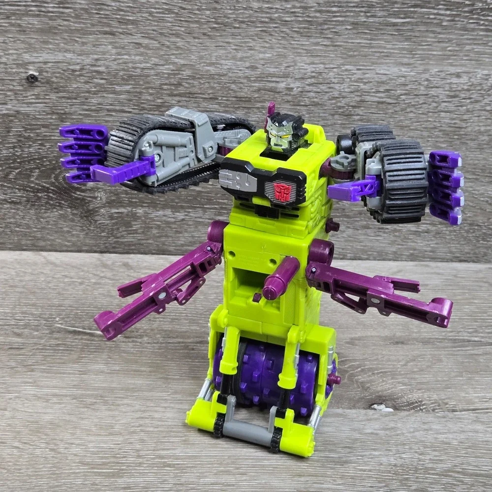 Transformers Action Figure Lot: 2007 Movie Deluxe Scorponok & Armada Scavenger M